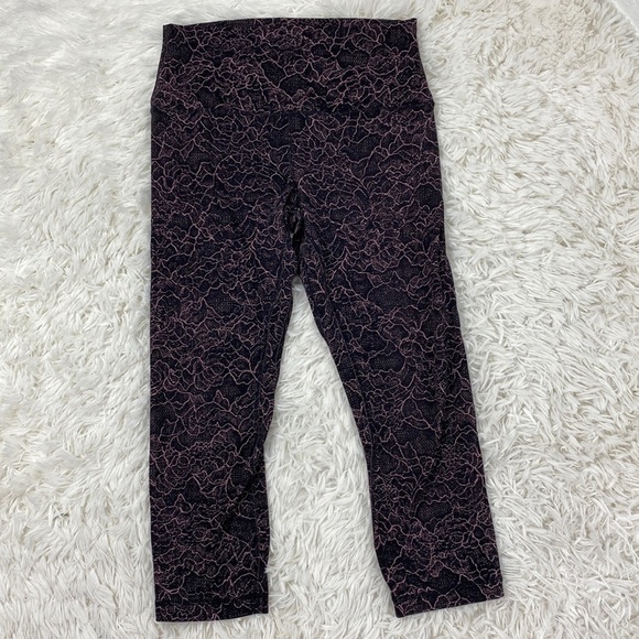 Lululemon Align Crop *21" Lacescape Spanish Rose Black - Picture 1 of 7